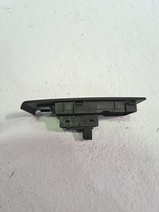 MANDO ELEVALUNAS TRASERO DERECHO SKODA RAPID