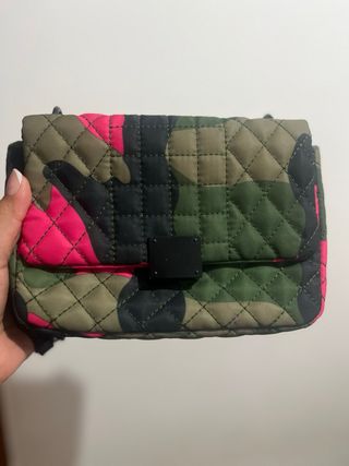 Bolso acolchado camuflaje rosa y verde