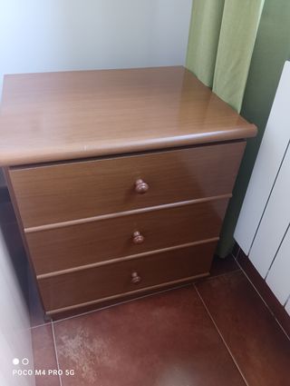 Mesilla de noche de madera