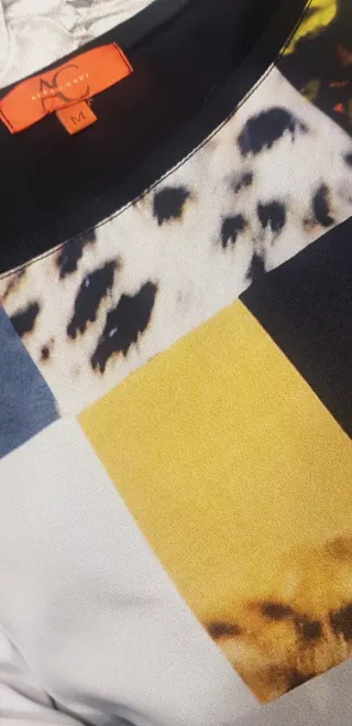 Camiseta Alba Conde Manga Caída Estampada