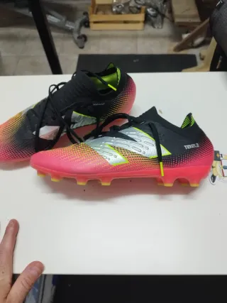 Botas Fútbol New Balance Tekela talla 44-45