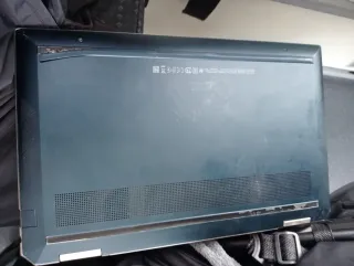 HP Spectre Portátil azul marino 