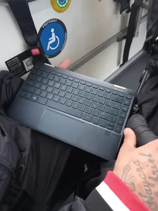 HP Spectre Portátil azul marino 