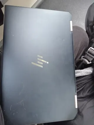 HP Spectre Portátil azul marino 