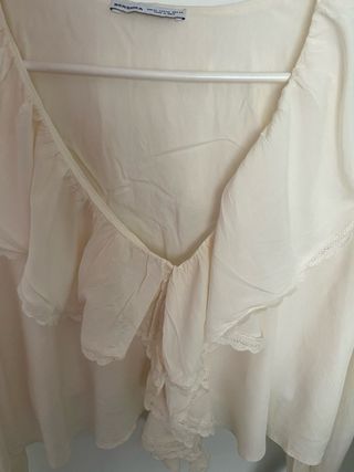 Blusa Bershka Talla XS Volantes