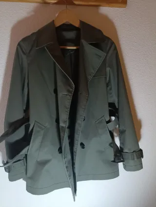 Gabardina Uniqlo Verde Talla S