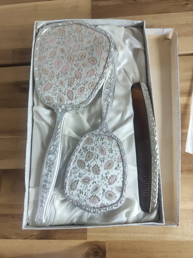 Nuovo set toeletta vintage