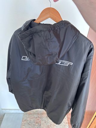 Chaqueta Lacoste Negra con Capucha
