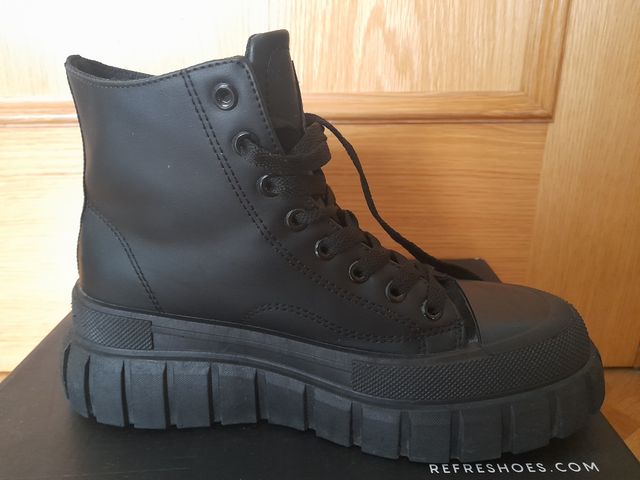 Botas REFRESH negras