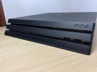 PlayStation 4 Pro (PS4 Pro) Negra
872GB