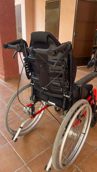 Se vende silla de ruedas con mejoras