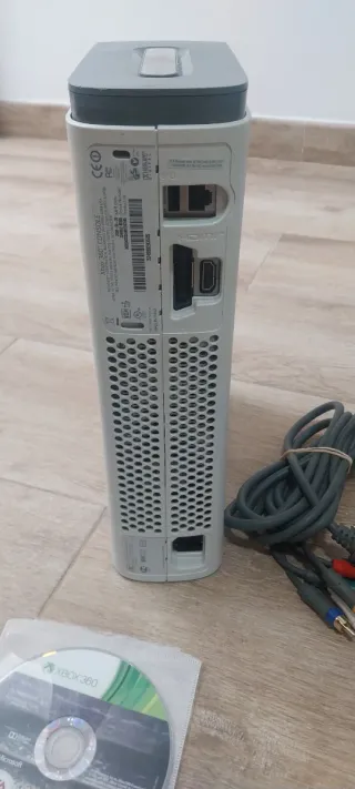 Xbox 360 Blanca + FIFA 16
