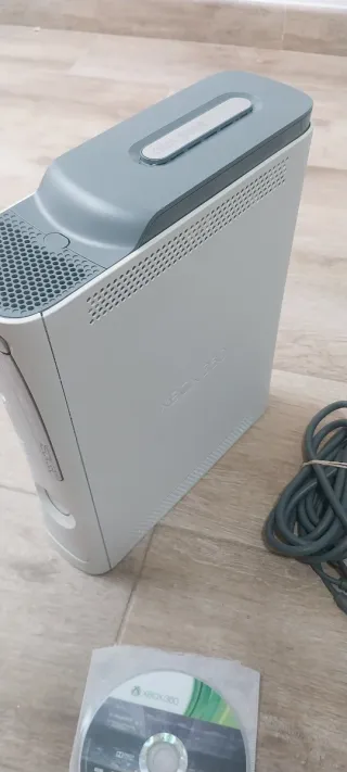 Xbox 360 Blanca + FIFA 16