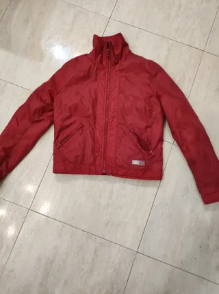 Cazadora Zara roja entretiempo