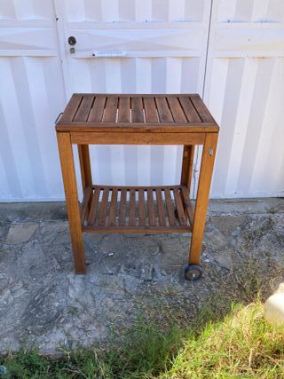 Mesa auxiliar de madera para BBQ con ruedas