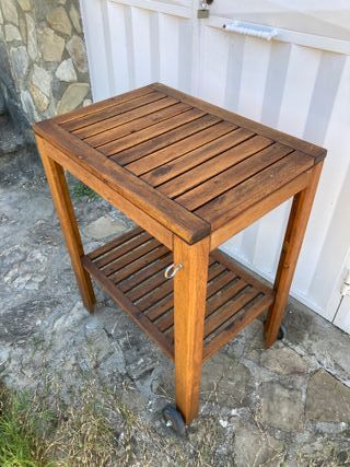 Mesa auxiliar de madera para BBQ con ruedas