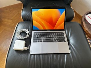 MacBook Pro 13 i7 16GB RAM 1TB SSD