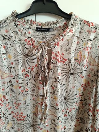 Blusa Encuentro Estampada Cuello Volante Talla XL