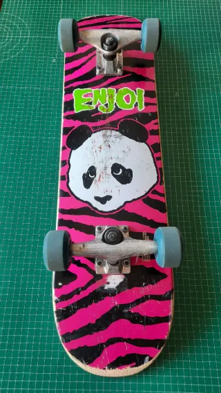 Skate completo Enjoi + ruedas Laplaza. Inf-Junior