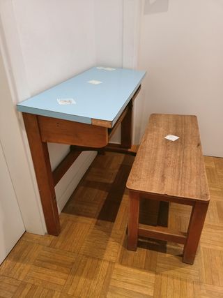 Pupitre infantil clásico