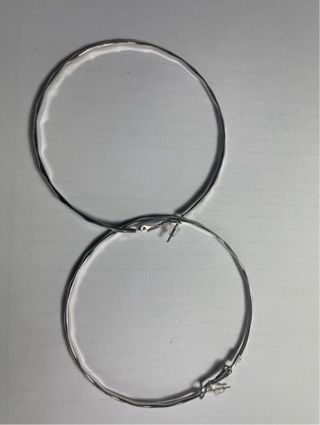 Aros de acero inoxidable plateados