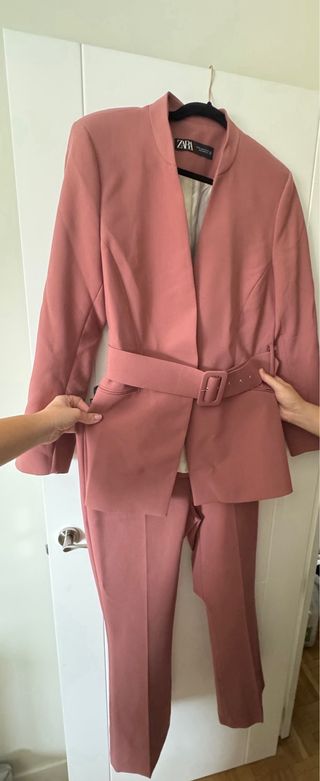 Traje Zara