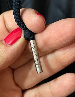Cazadora Izac con capucha