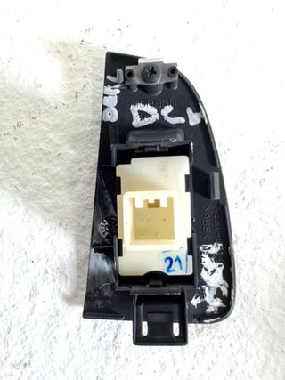 MANDO ELEVALUNAS DELANTERO DERECHO TOYOTA AVENSIS