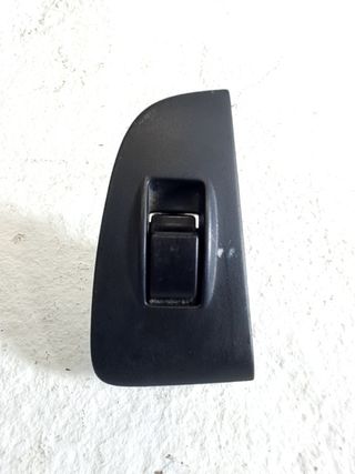 MANDO ELEVALUNAS DELANTERO DERECHO TOYOTA AVENSIS