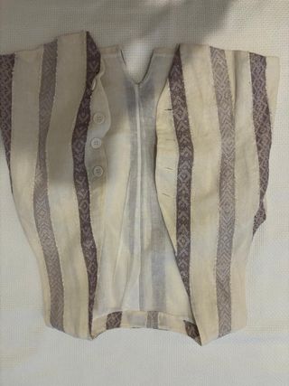 Mono corto marrón adolescente