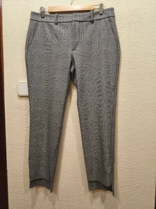 Pantalón cuadros bajo asimétrico