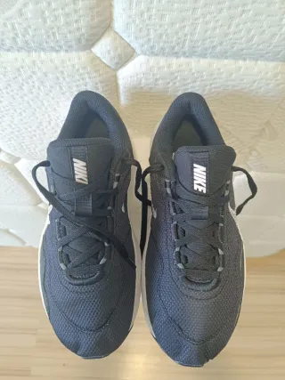 Zapatillas Nike Legend Essential Negras