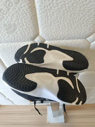 Zapatillas Nike Legend Essential Negras