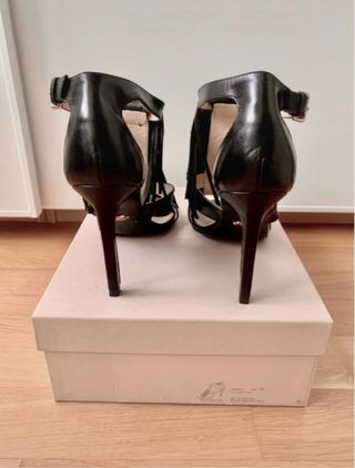 Sandalias Uterque Piel Negra Tacon