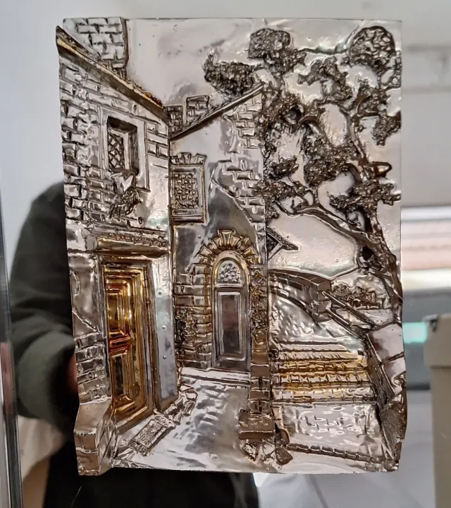 Cuadro marco nadera, espejo y relieve en plata