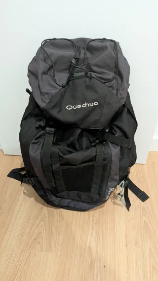 Mochila Quechua Forclaz 50L Negra/Gris