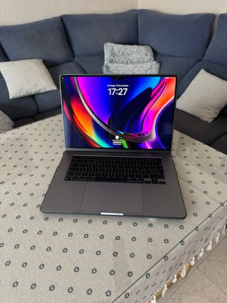MacBook Air 15 2023 24GB RAM 500GB SSD