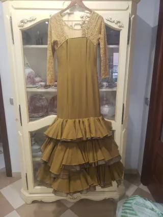 Traje de flamenca con volantes
