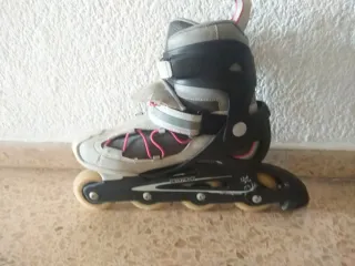 Patines en línea y lote protecciones