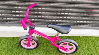 Bicicleta sin pedales Chicco Rosa