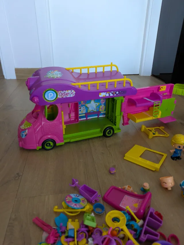 Lote de muñecas y accesorios Pin y Pon