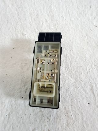 MANDO ELEVALUNAS TRASERO DERECHO HYUNDAI IONIQ (2)