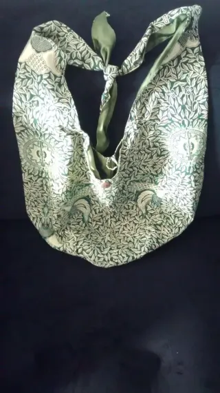 Bolso hippie tela y raso.
