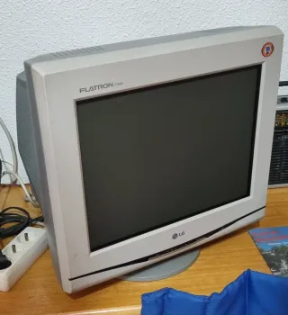 Pantalla LG Flatron Beige/Gris