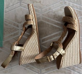 Sandalias Usaflex Beige y Doradas