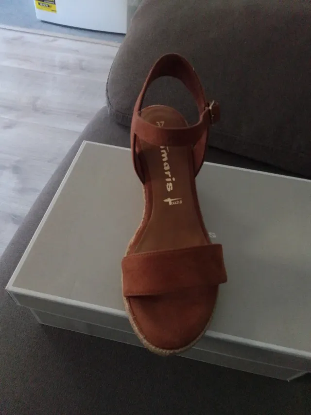 Sandalias cuña Tamaris naranja