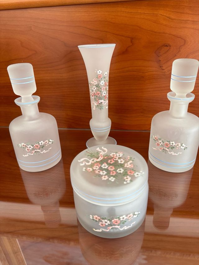 Juego tocador cristal pintado a mano