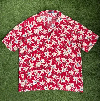 Camisa Hawaiana Roja Flores Blancas