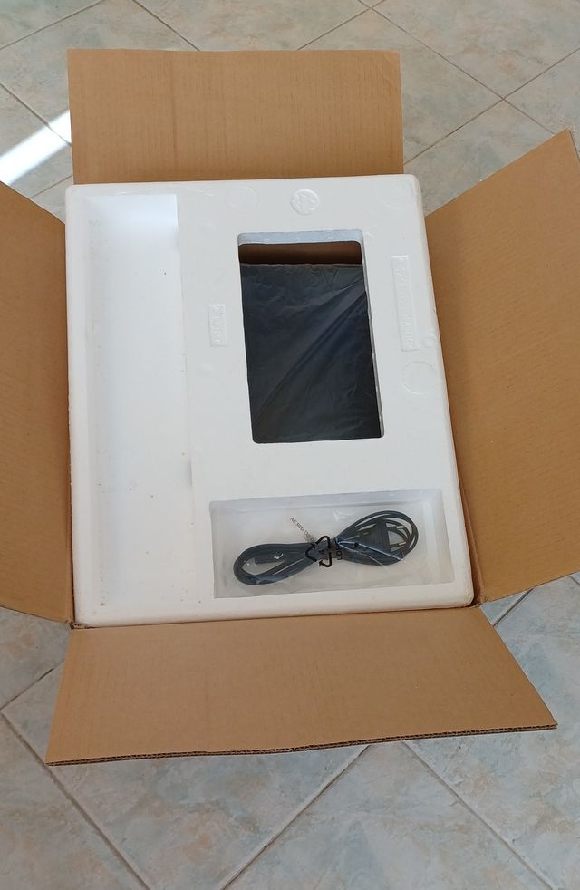 Subwoofer attivo Heco Megaspace 512