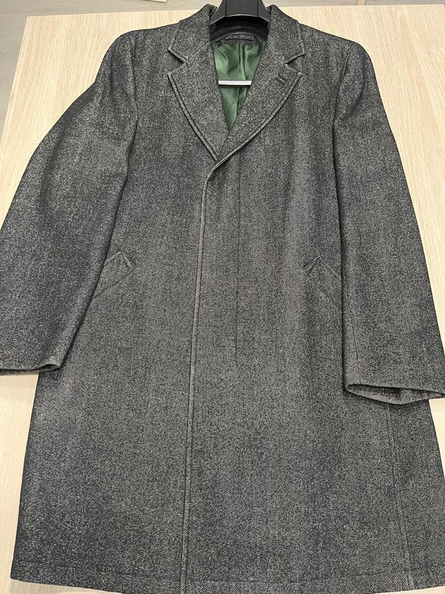 Abrigo de paño caballero color gris.Roberto Verino